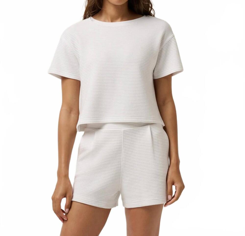 NEW TRAVISMATHEW charter cruise top in white